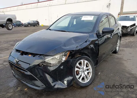 2018 Toyota Yaris Ia из США, поврежденный, VIN 3MYDLBYV2JY301933